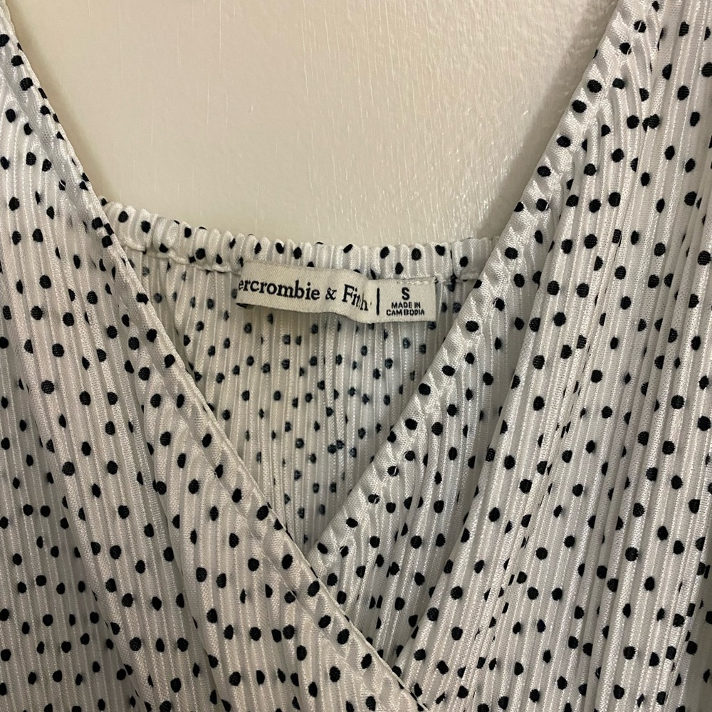 NWOT Abercrombie Tank - Picture 2 of 5